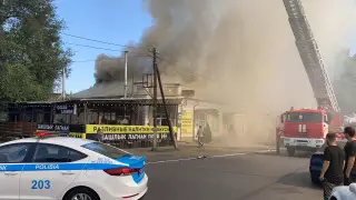 Пожарные не дали сгореть известному магазину в Алматы