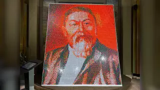 В Семее собрали огромное панно из кубиков Рубика с изображением Абая Кунанбаева
