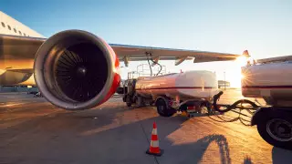 Отказ от ископаемого авиатоплива к 2050 году обсуждают в США