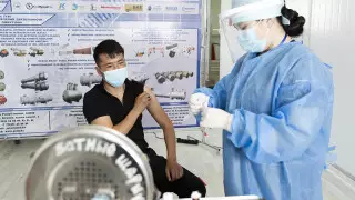 Вакцинирован каждый второй сотрудник группы "Самрук-Қазына"