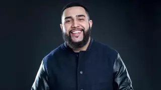 Казахстанский рэпер Jah Khalib помогает детям из аулов