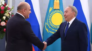 Назарбаев предложил России развивать совместные предприятия в ВПК