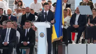 Зеленский на параде пошутил над Януковичем, рассмешив Кучму, Ющенко и Порошенко