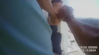 "Зачем людей пугаешь". Полицейские сняли астанчанина с карниза 8-го этажа