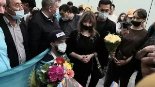 Обладателя золота Паралимпиады в Токио встретили в аэропорту Нур-Султана