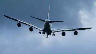 Депортированный за изнасилование из США афганец вернулся назад с беженцами