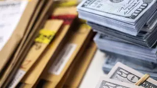 Официальный курс доллара на 2 сентября немного вырос