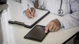 Вакцинаға қарсы көрсетілімі бар тұрғындар демалыста сауда орталықтарына кіре ала ма?