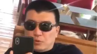 Обматеривший официантку после просьбы расплатиться алматинец извинился на камеру