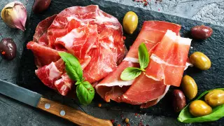 Врач назвал продукт, вызывающий рак кишечника