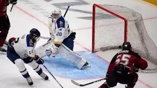 Казахстанский вратарь ударил своего защитника после пропущенной шайбы