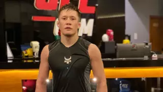 Жалгас Жумагулов подписал новый контракт с UFC