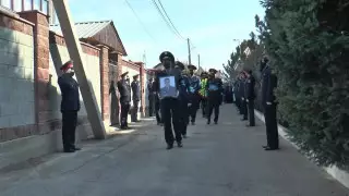 Погибших при стрельбе полицейских похоронили в Алматы
