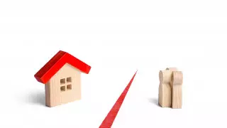 "Это их бизнес". Кто скупает залоговое жилье с выселением в Казахстане