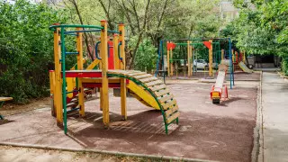 Появились новые подробности о ЧП на детской площадке в Уральске