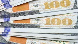 Курс доллара продолжает снижаться