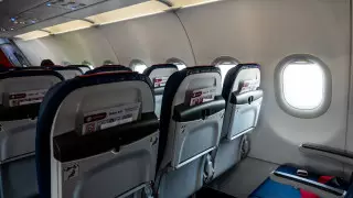 Почему ребенка с ДЦП пересадили в хвост самолета, ответили в FlyArystan