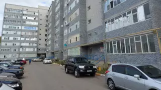 В построенном по госпрограмме доме два года нет горячей воды в Уральске