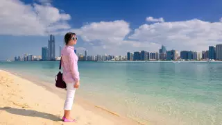 Абу-Даби упростил въезд для вакцинированных туристов из Казахстана