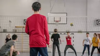 "Надавал подзатыльников и протащил по полу":  физрука обвинили в рукоприкладстве в Карагандинской области