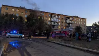 "Ждут беды?": пожар произошел в гараже, оборудованном на первом этаже многоэтажки в Абае