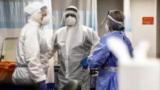 Рекордный за всю пандемию всплеск заражений коронавирусом зафиксировали в России