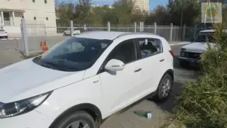 Задержание похитивших из авто 2 миллиона попало на видео в Атырау