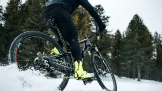 "Можно ездить в минус 30". Зимние советы для велосипедов и самокатов