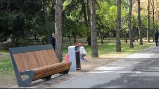 Алматинка ищет владельца пакета с лекарствами, забытого в парке 28 панфиловцев 