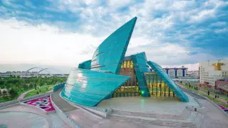 Казахконцерту в Нур-Султане присвоили имя Розы Баглановой