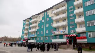 Разработчикам QazVac вручили ключи от квартир