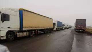 Ситуацию с пробкой на границе Казахстана с Россией прокомментировали в Минфине