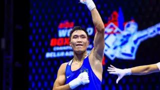 21-летний чемпион Казахстана вышел в 1/4 финала ЧМ по боксу