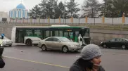 Пассажирский автобус столкнулся с трактором в Нур-Султане