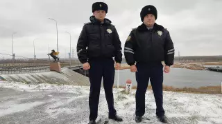 Спасших парня из ледяной воды костанайских полицейских наградили