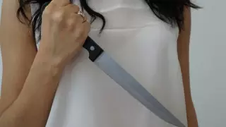 Мать напала с ножом на ребенка в Алматинской области