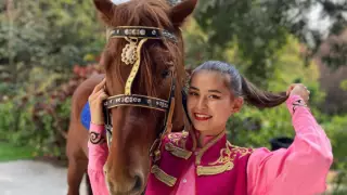 "Жалақы аз болса кетпес едім" - Қытайдағы циркте істейтін қазақ қызы