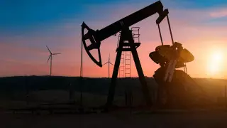 Почему тенге не укрепился вслед за нефтью, ответили в Нацбанке