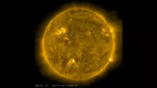 Ученые зафиксировали продолжительную вспышку на Солнце