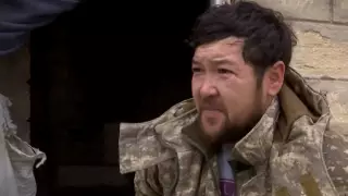 Житель Актау оборудовал курятник на крыше многоэтажки, чтобы прокормить детей