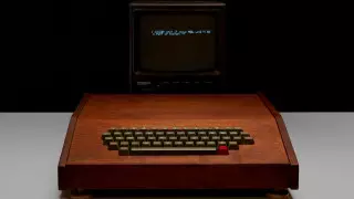 Первый оригинальный компьютер Apple продали на аукционе в США