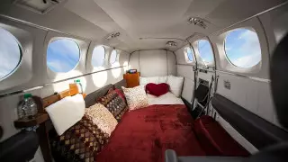 Авиарейс для свиданий на высоте запустили в Лас-Вегасе