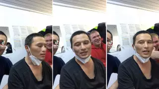 "Вахтада не істеп жүрсің?" TikTok-та шетелдік ән орындаған жұмысшы жұртты тәнті етті