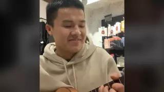 Елордалық студент шетелдік әндерді қазақшалап, TikTok-та танымал болды