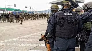 Девять польских полицейских пострадали в столкновениях с мигрантами