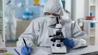 Бекшин рассказал о новом варианте дельта-штамма коронавируса