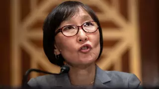 "Я не коммунист". Как Сауле Омарова отвечала на вопросы в сенате США