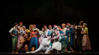 Герои сказки "Белоснежка и семь гномов" ожили на сцене "Астана Опера"