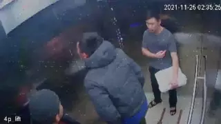 Поведение парней в лифте в Нур-Султане возмутило пользователей