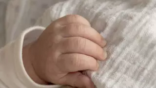 Женщина отдала своего новорожденного ребенка незнакомым людям в Таразе